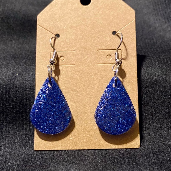 Resin - Picture 5 of 5